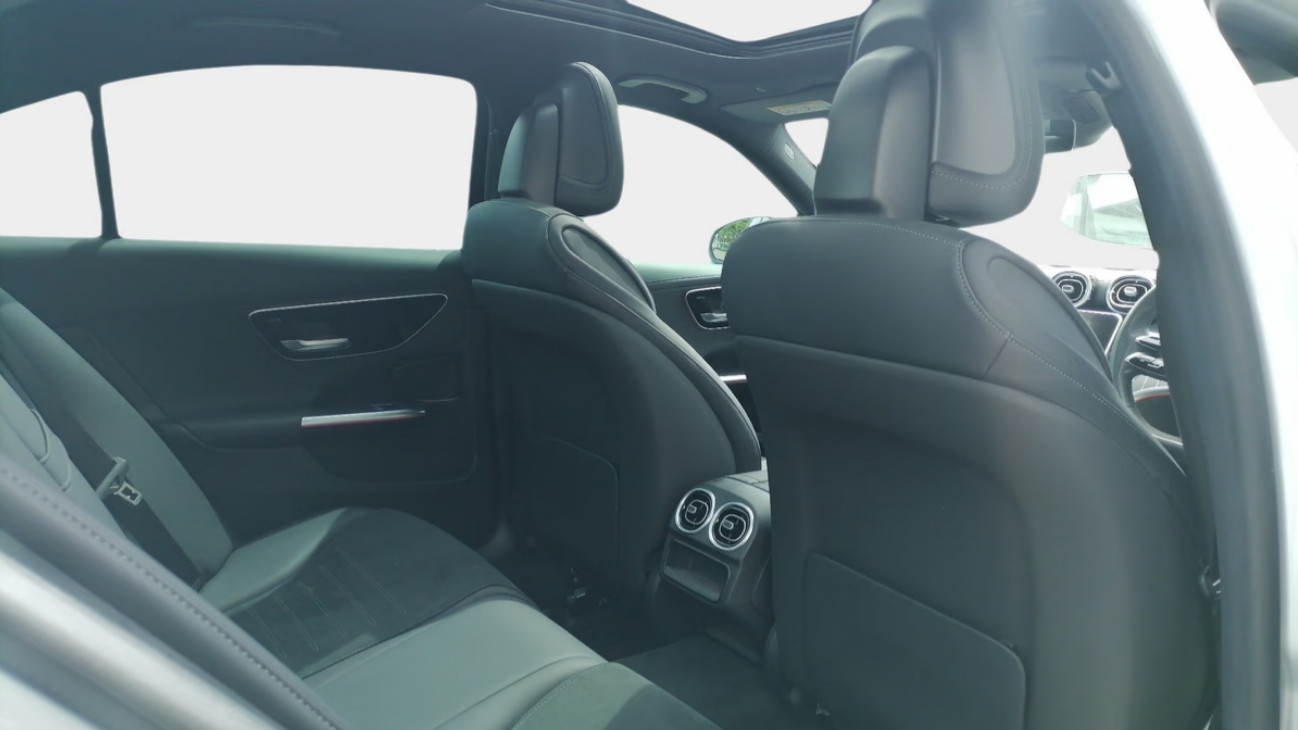 Mercedes-Benz C220 2022 (8)