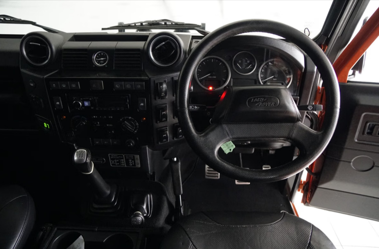 Land Rover Defender 110 2015 (6)