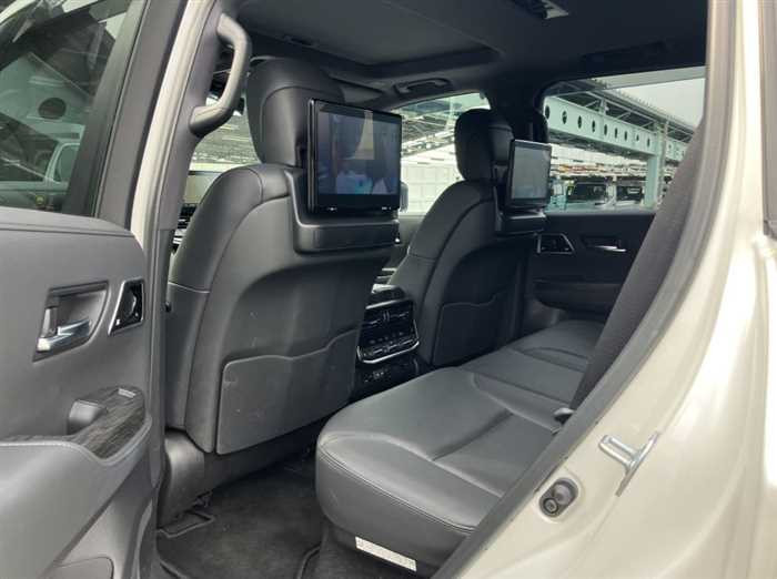 Toyota Land Cruiser 2024 (8)