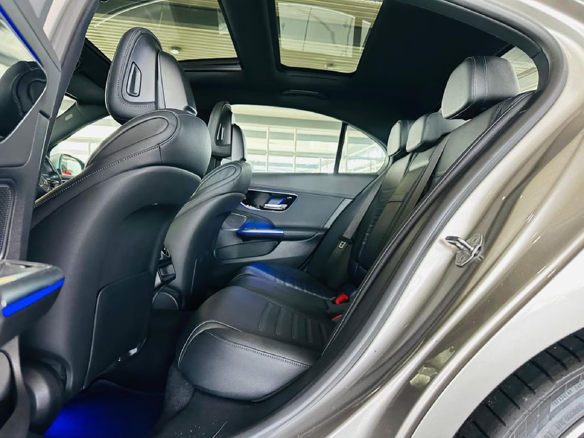 Mercedes-Benz C200 2022 (6)