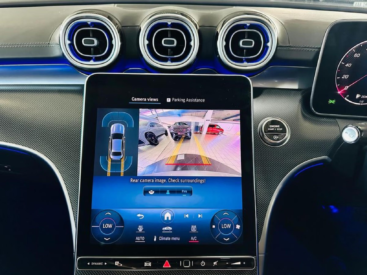 Mercedes-Benz C200 2022 (8)