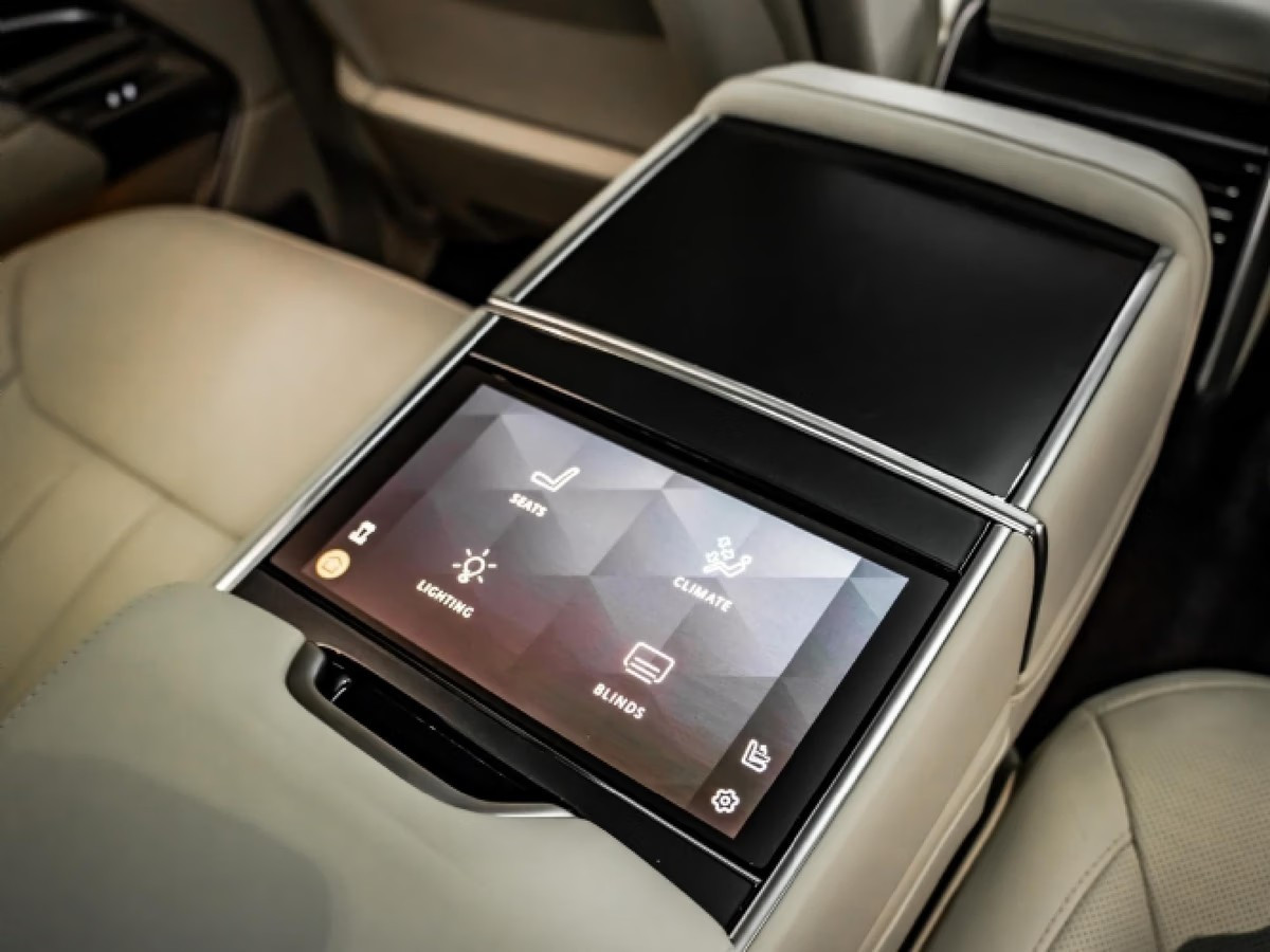 Land Rover Range Rover 2025 (10)