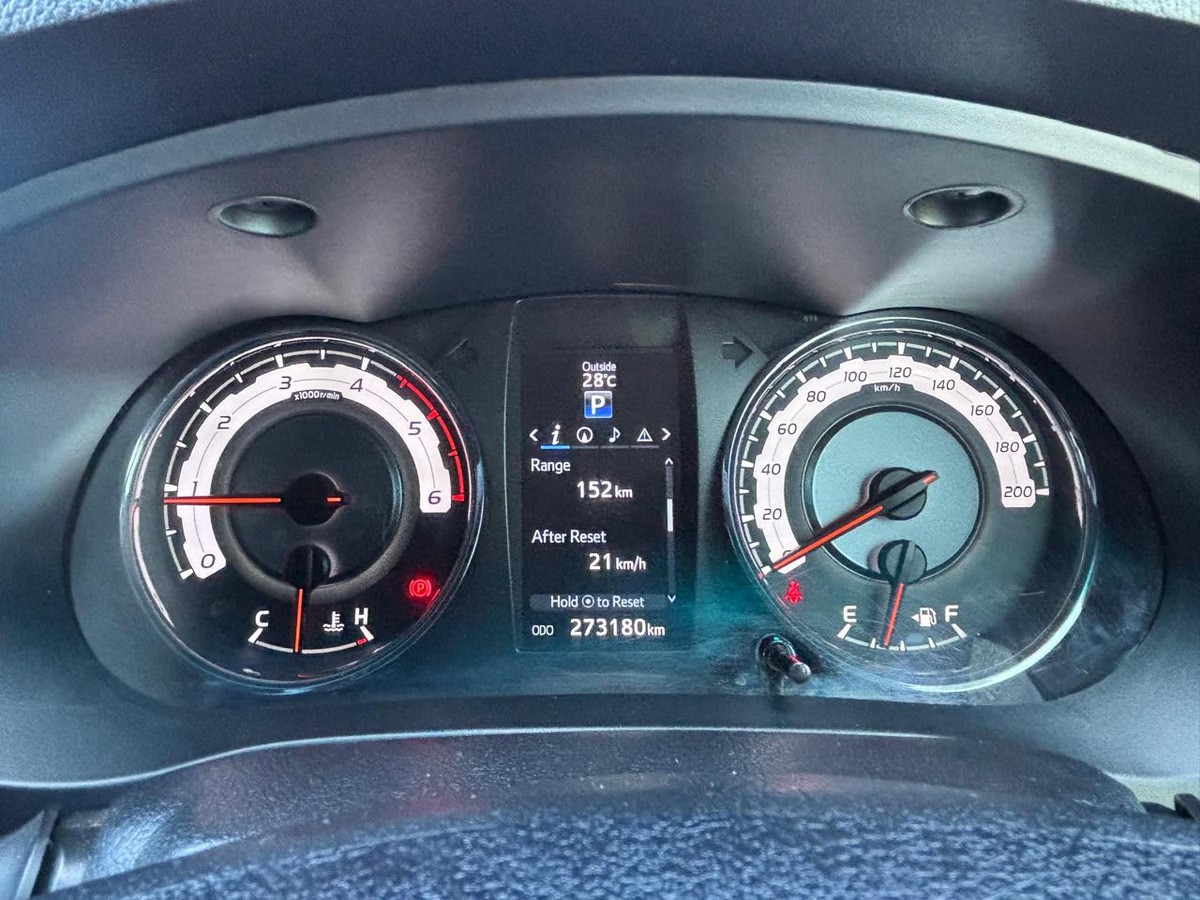 Toyota Hilux 2.8 GD-6 2018 (9)