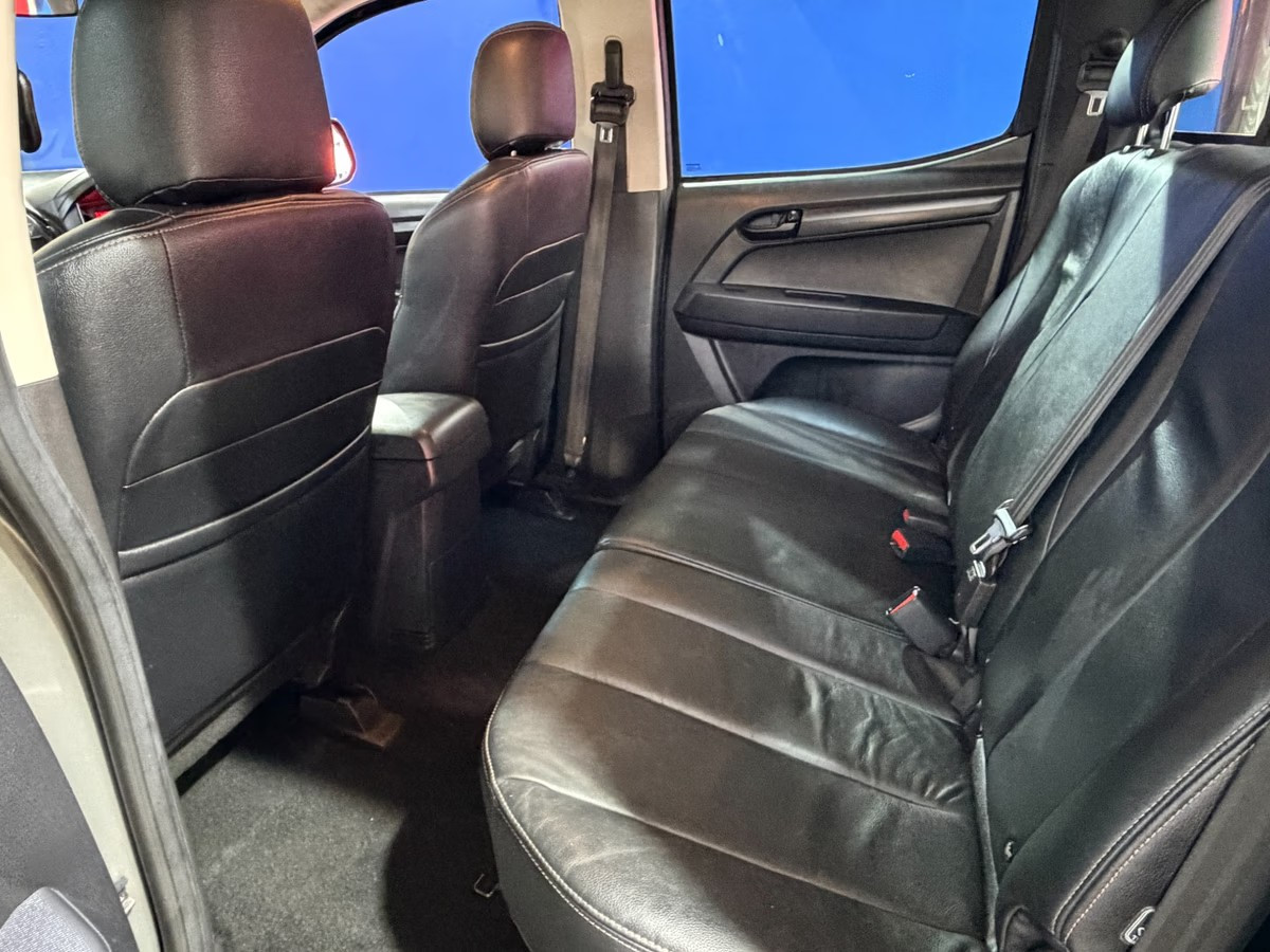 Isuzu D-Max 2019 (10)