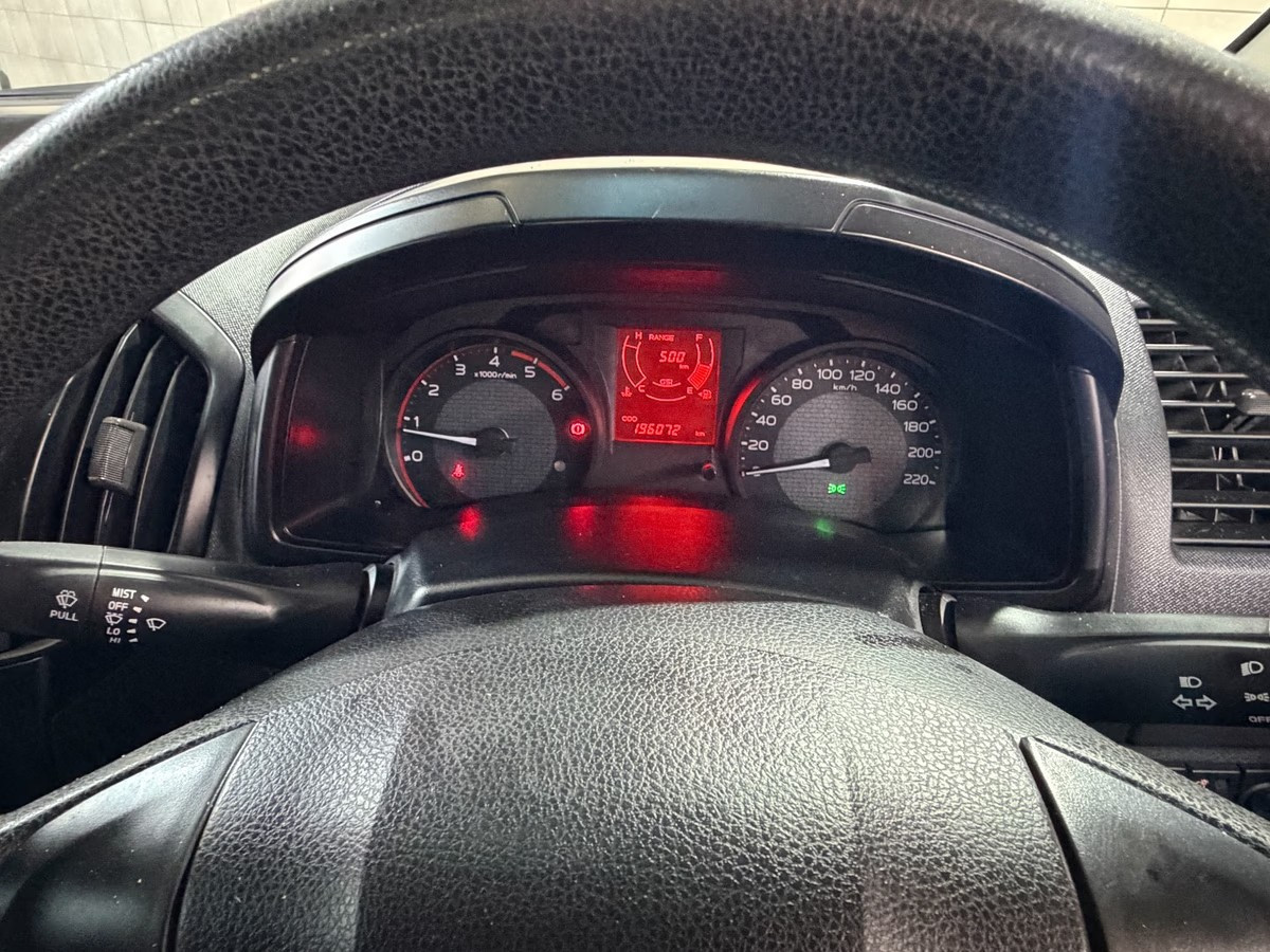 Isuzu D-Max 2019 (7)