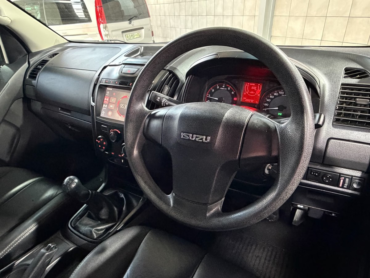 Isuzu D-Max 2019 (6)