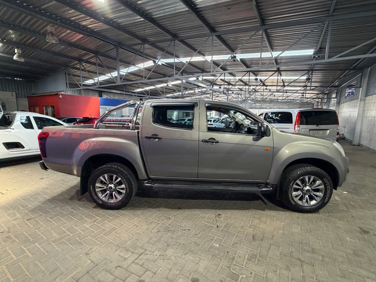 Isuzu D-Max 2019 (3)