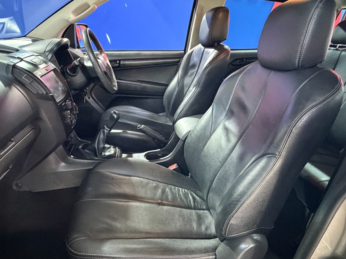 Isuzu D-Max 2019 (9)