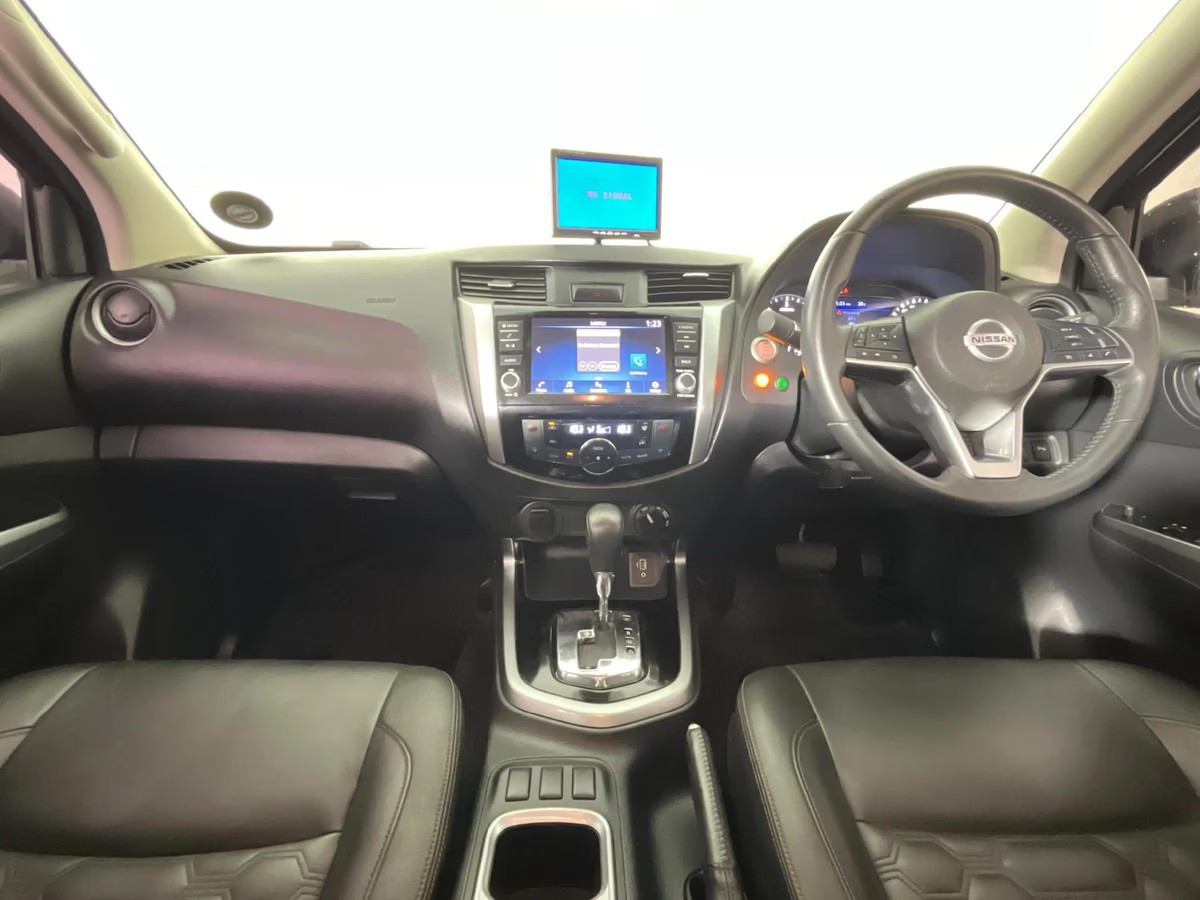 Nissan Navara 2022 (6)