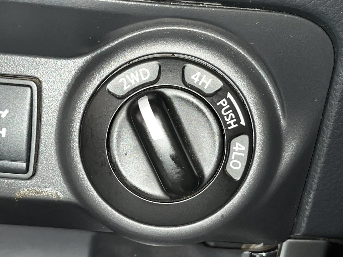 Nissan Navara 2022 (10)