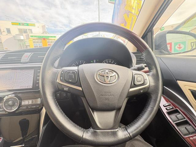 Toyota Premio 2016 (6)