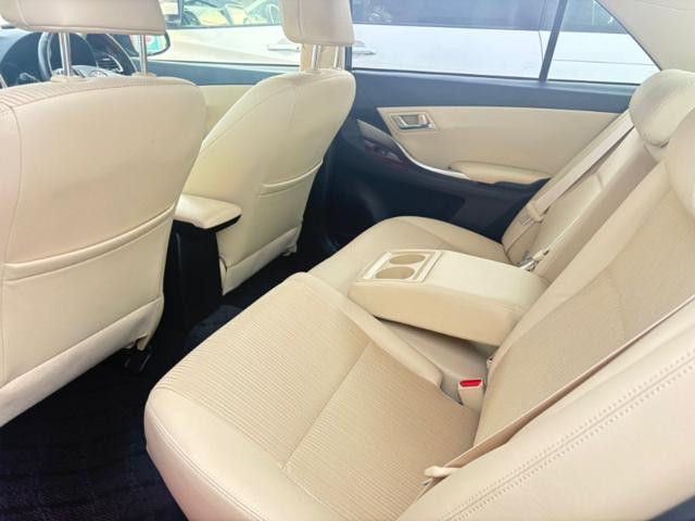 Toyota Premio 2016 (10)