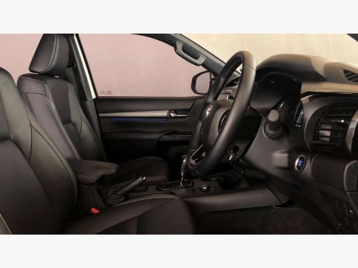 Toyota Hilux 2.8 GD-6 2025 (9)