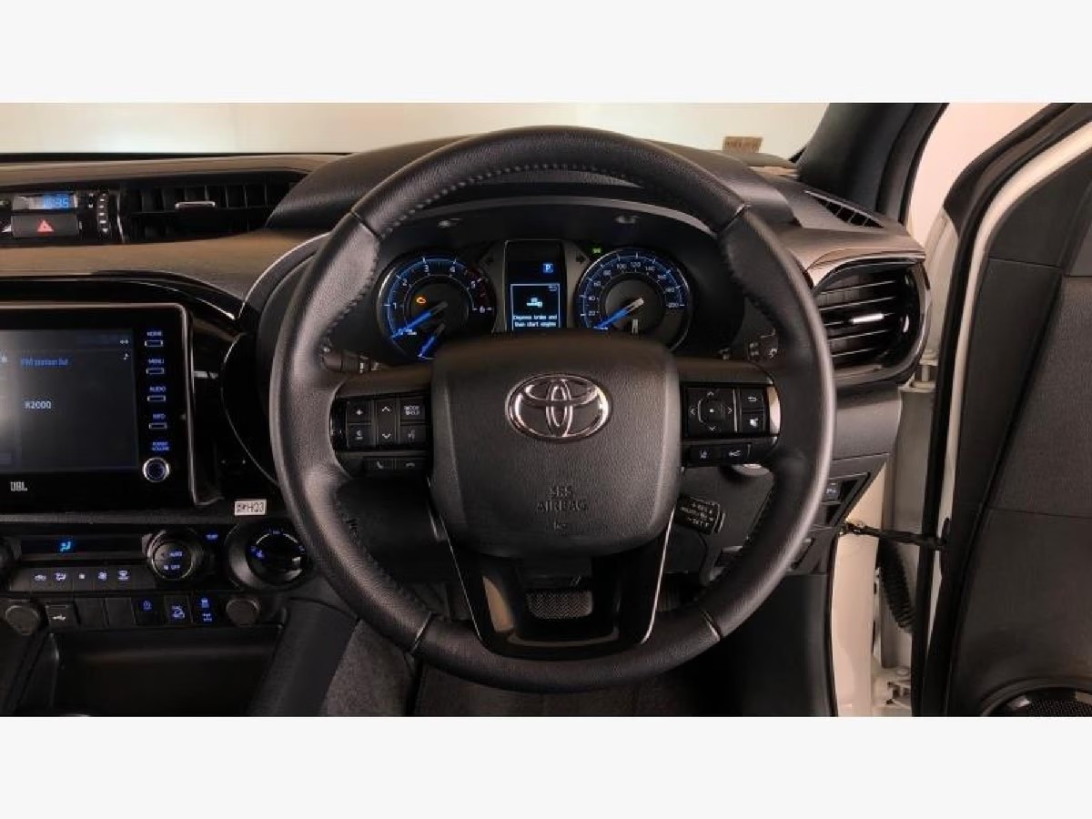 Toyota Hilux 2.8 GD-6 2025 (5)
