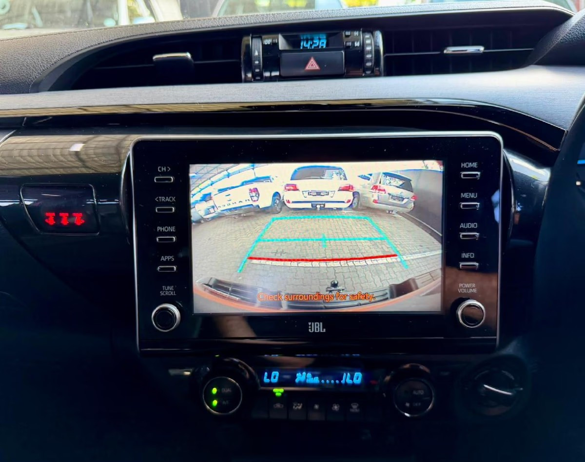 Toyota Hilux 2.8 GD-6 2022 (6)