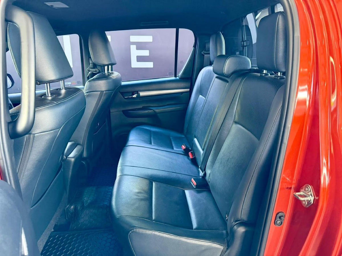 Toyota Hilux 2.8 GD-6 2022 (8)