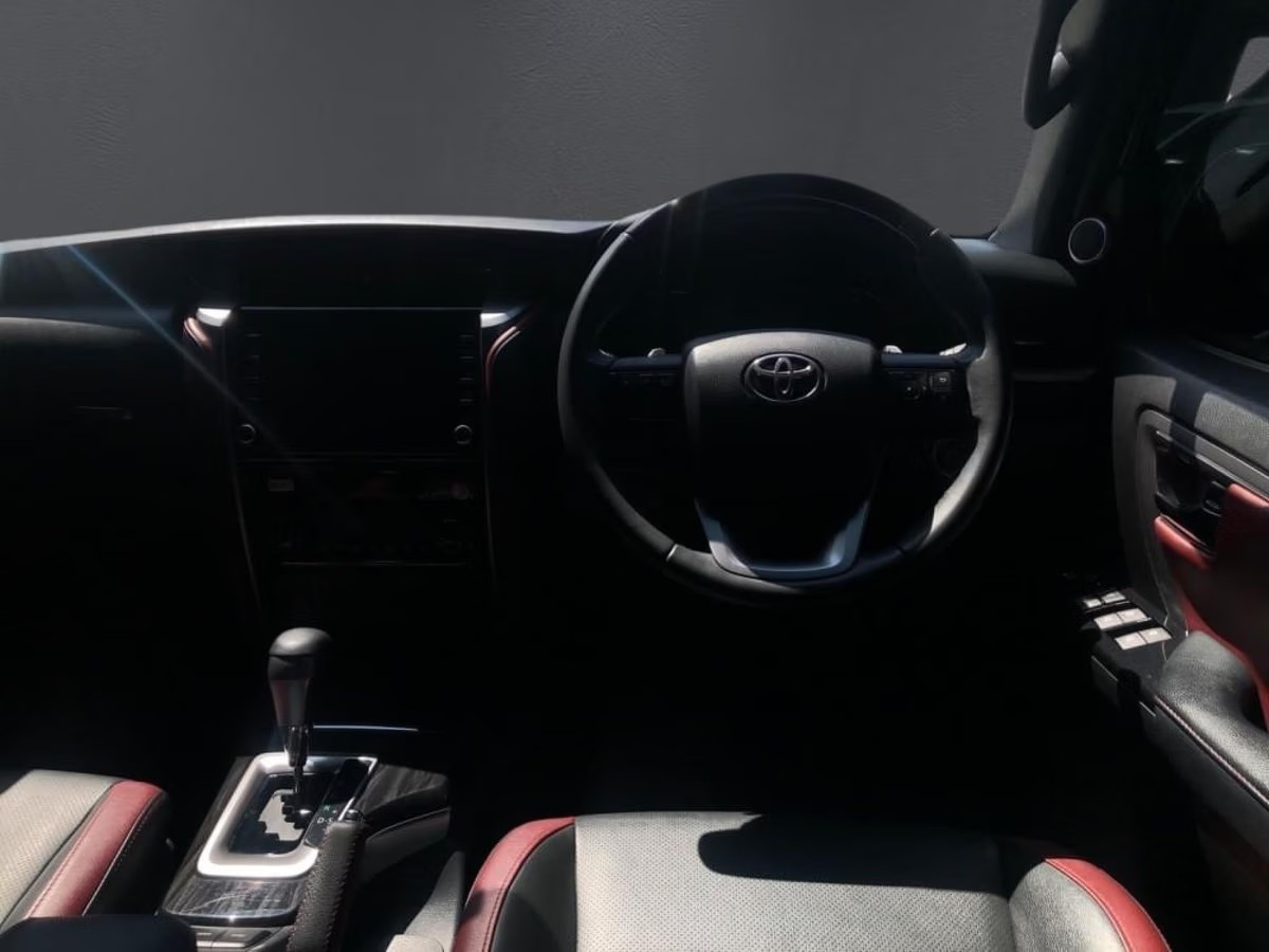 Toyota Fortuner 2025 (5)