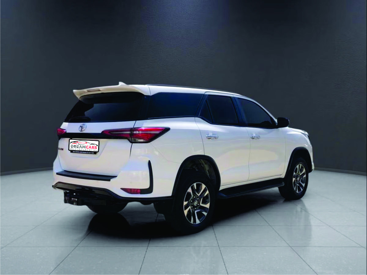 Toyota Fortuner 2025 (2)
