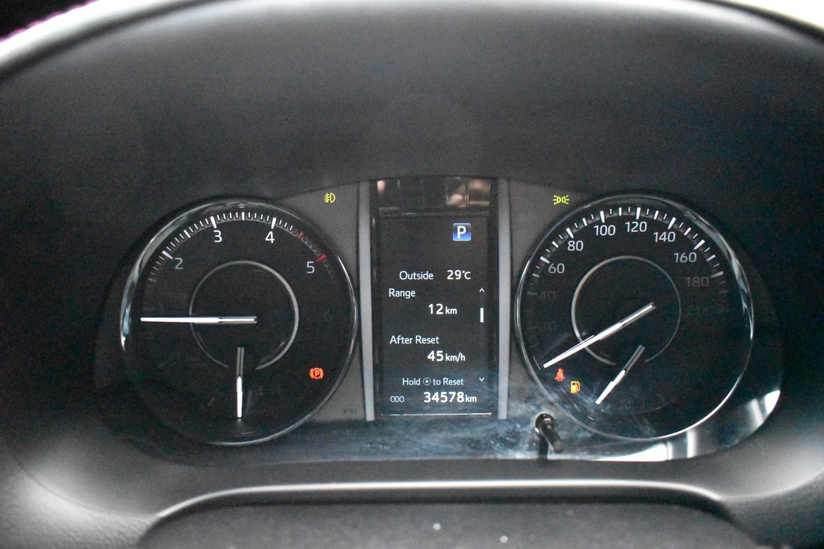 Toyota Fortuner 4x4 2025 (4)