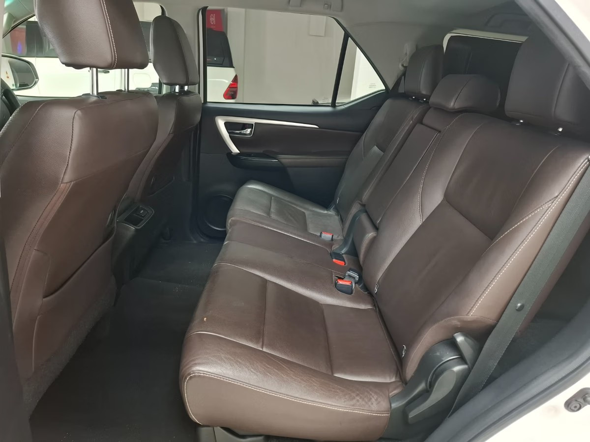 Toyota Fortuner 2017 (6)