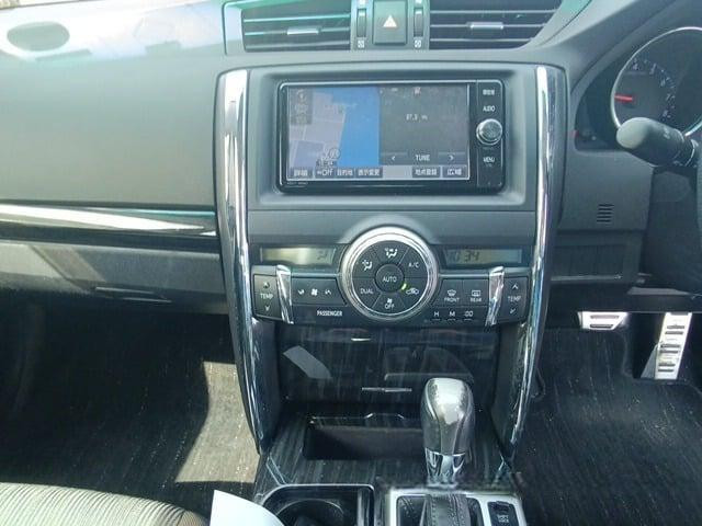 Toyota Mark X 2012 (8)