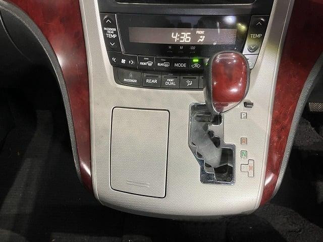 Toyota Alphard 2008 (7)