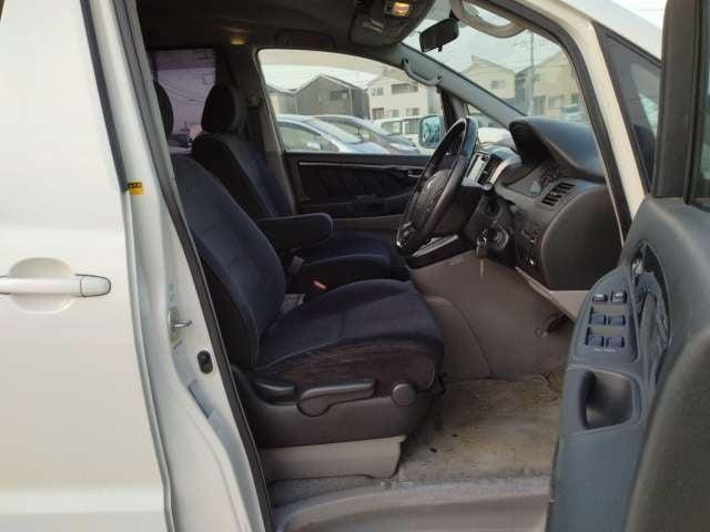 Toyota Alphard V 2002 (5)
