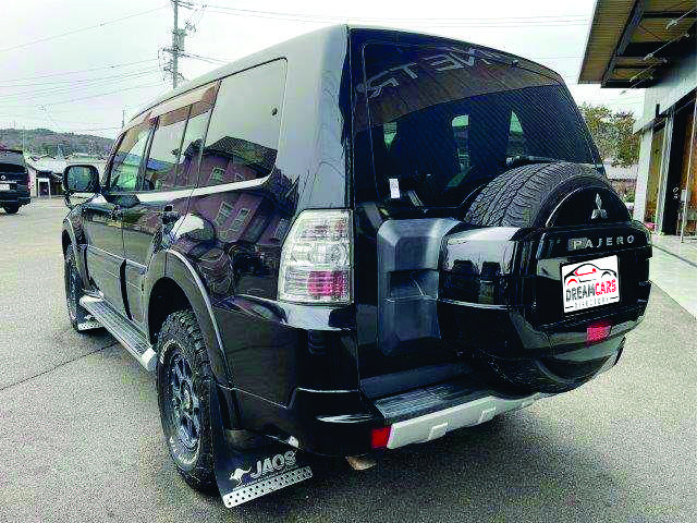 Mitsubishi Pajero 2011 (2)