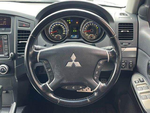 Mitsubishi Pajero 2011 (8)