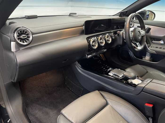 Mercedes-Benz CLA200 2019 (4)