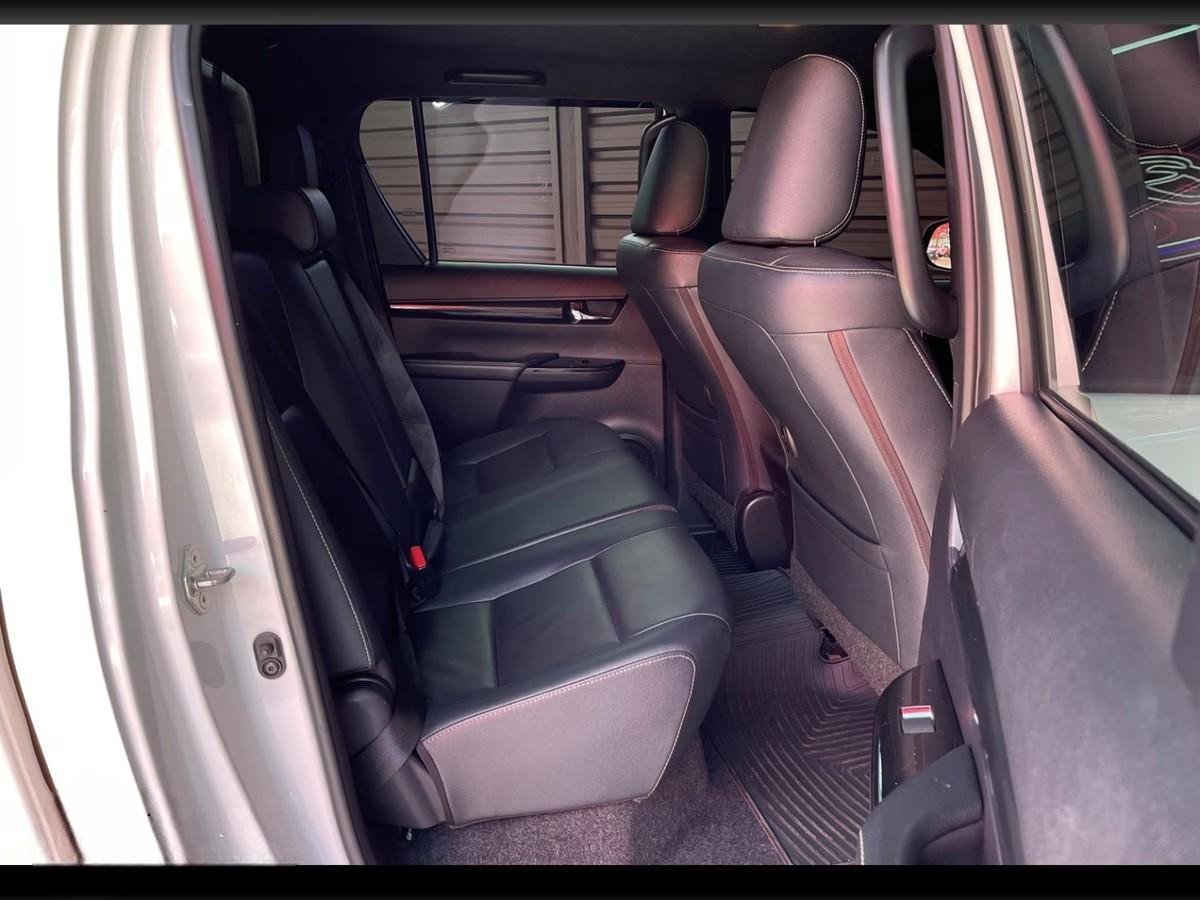 Toyota Hilux 2018 (8)