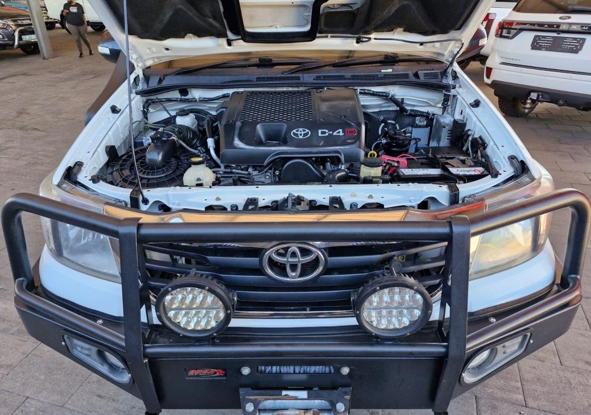 Toyota Hilux 2015 (2)